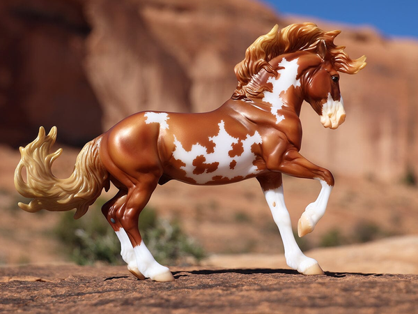 Breyer Horses - Mojave Mustang - Traditional Size
