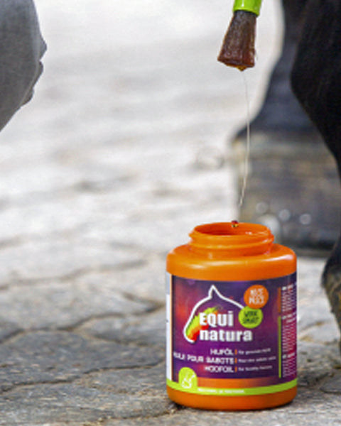 Equinatura Vegetable Hoof Oil with Brush (450 ml)