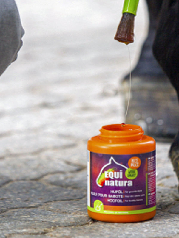 Equinatura Vegetable Hoof Oil with Brush (450 ml)